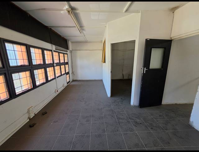 292M² MINI FACTORY TO LET IN KYA SANDS